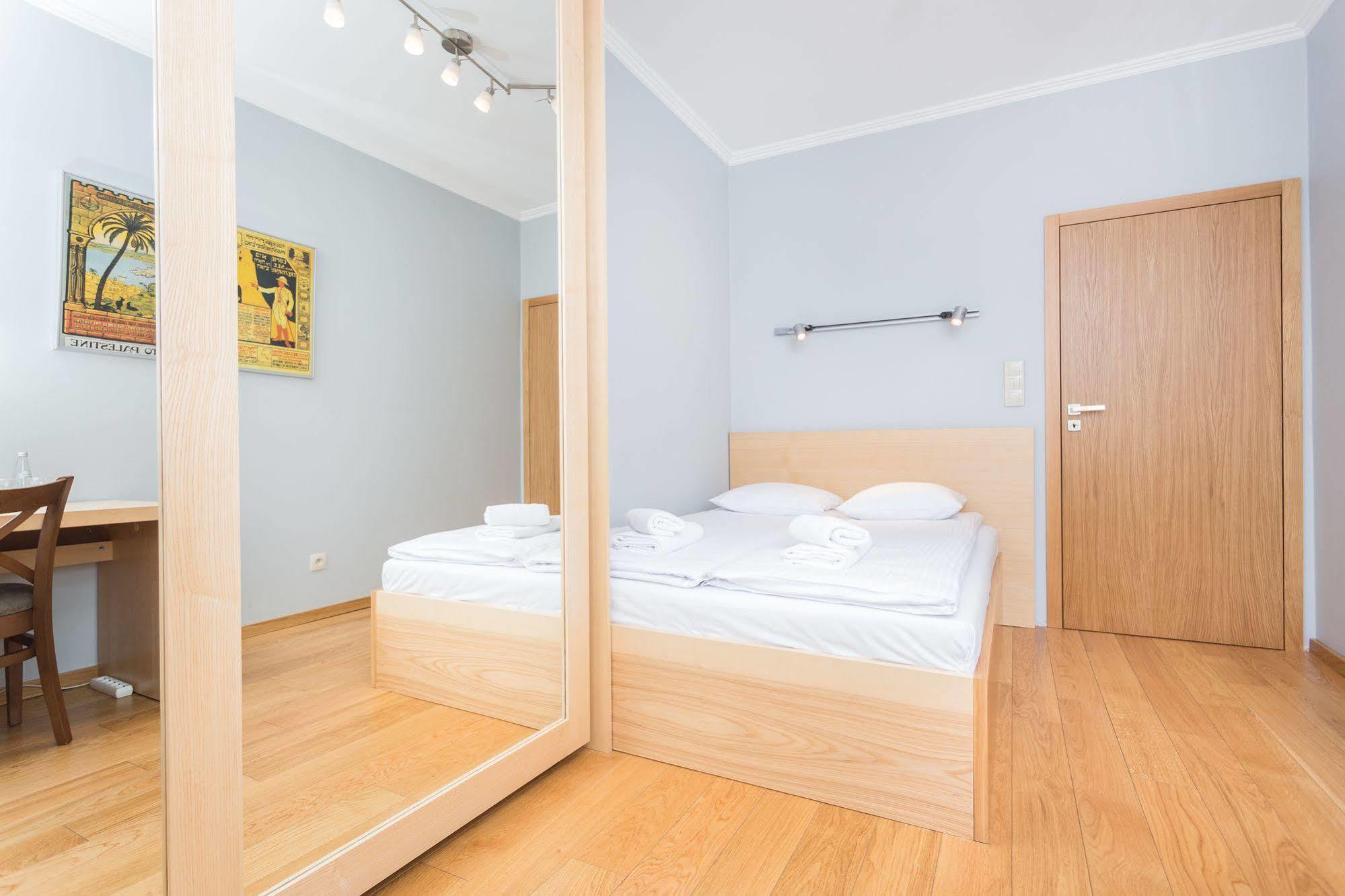Inpoint Old Town Szeroka Apartments Cracovia Exterior foto